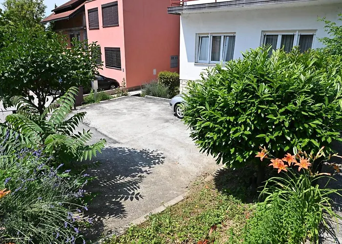 Apartment Aby
